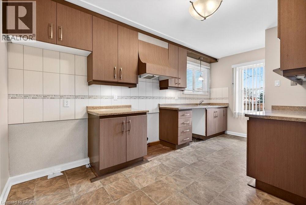 42 Evergreen Avenue, Stoney Creek, Ontario  L8G 3T3 - Photo 12 - 40805963