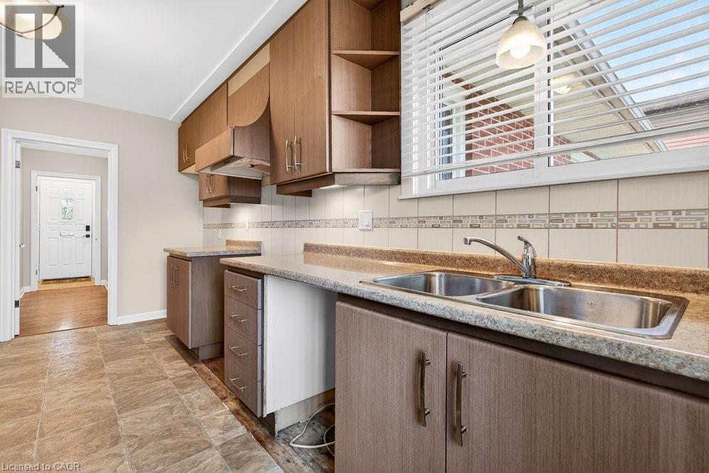 42 Evergreen Avenue, Stoney Creek, Ontario  L8G 3T3 - Photo 14 - 40805963