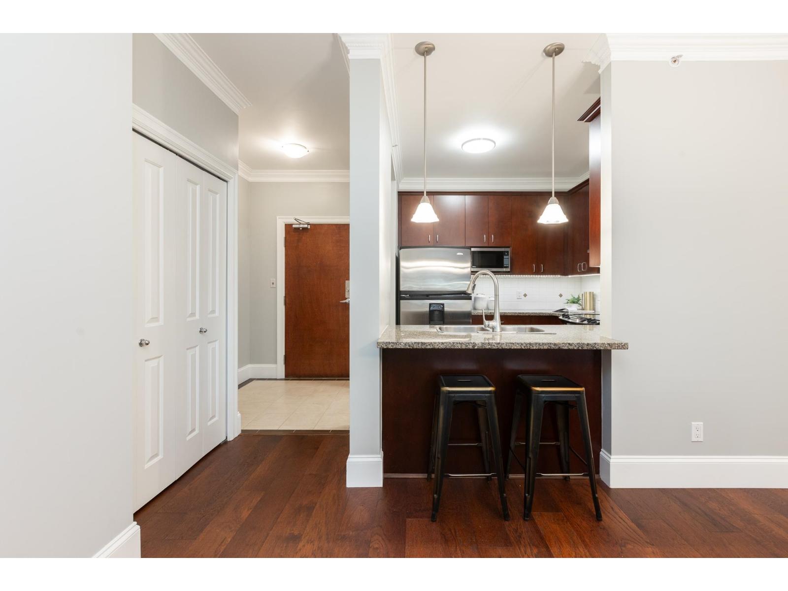 Listing Picture 10 of 38 : 103 1551 FOSTER STREET, White Rock - 魯藝地產 Yvonne Lu Group - MLS Medallion Club Member