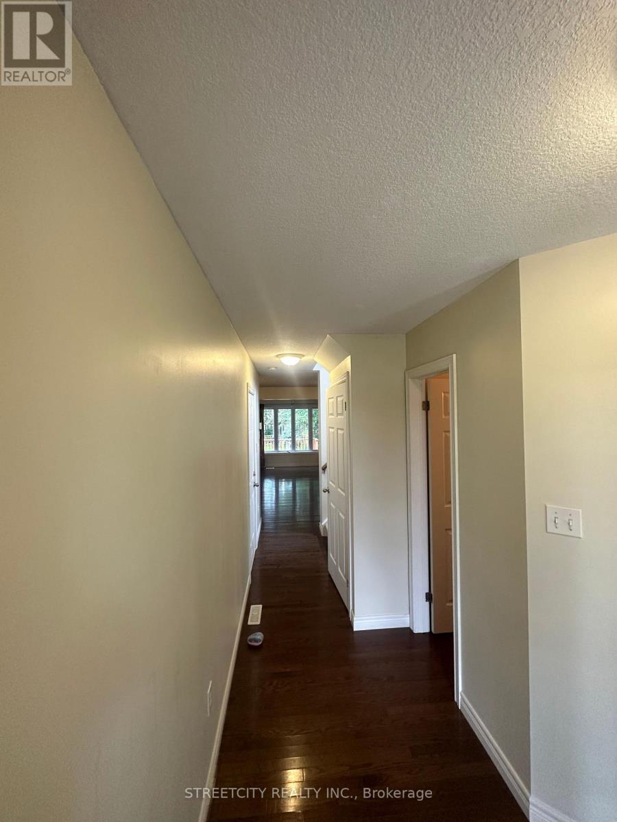 1234 South Wenige Drive, London North, Ontario  N5X 4M3 - Photo 3 - X12883900