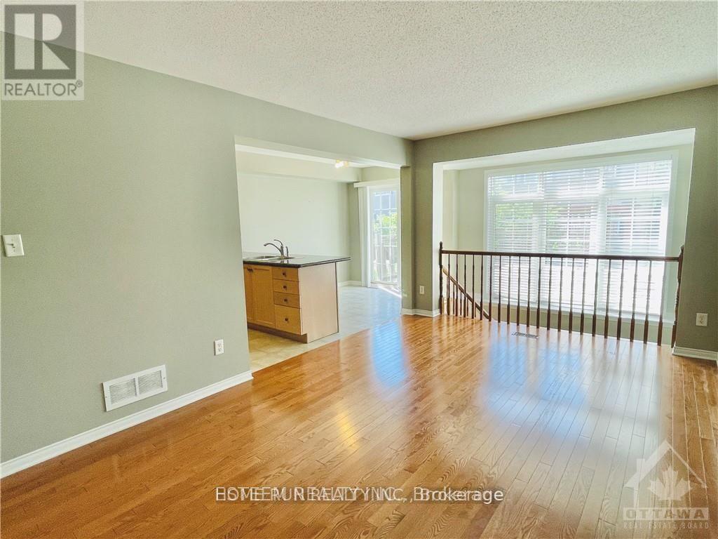 125 Braddock Private, Ottawa, Ontario  K2J 0E6 - Photo 6 - X12883902