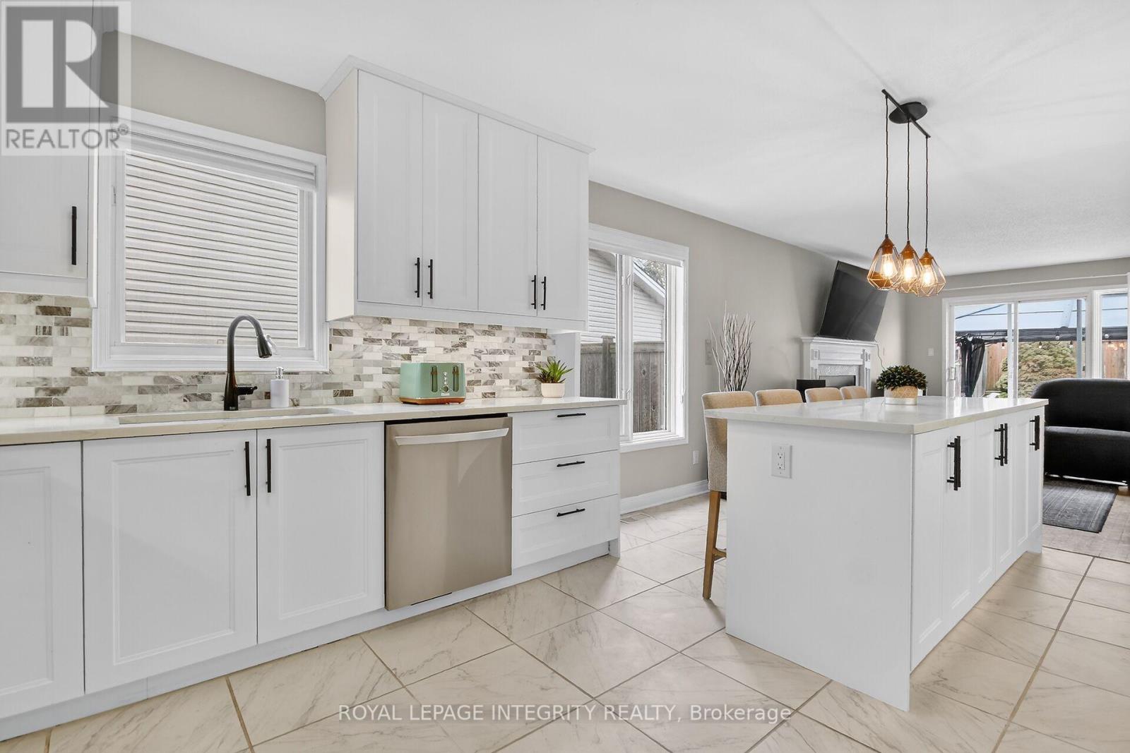 161 Longshire Circle, Ottawa, Ontario  K2J 4L2 - Photo 23 - X12883936