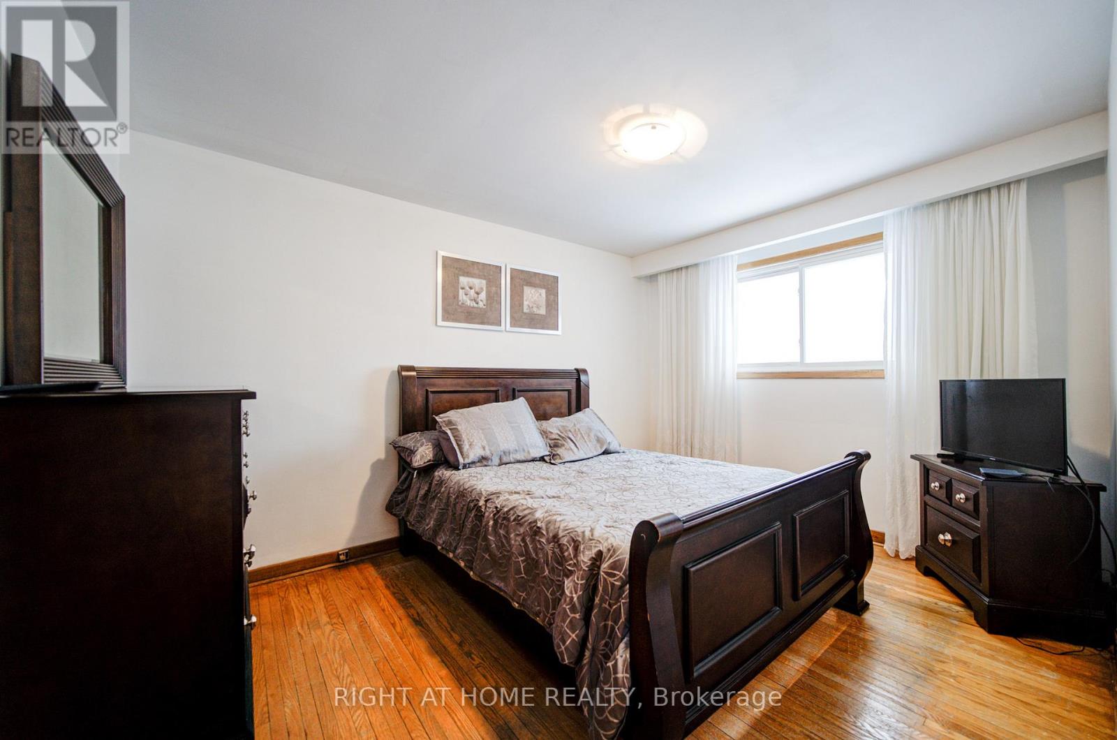 14 Castlebury Crescent, Toronto (Bayview Woods-Steeles), Ontario  M2H 1W6 - Photo 11 - C12883938