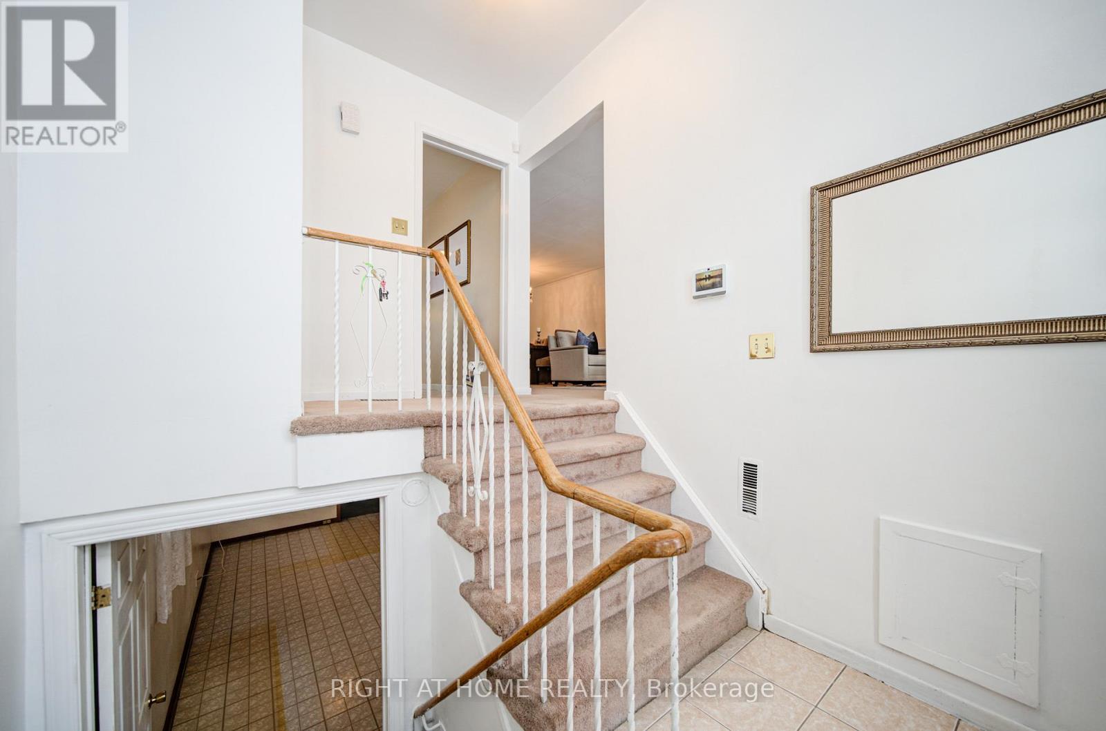 14 Castlebury Crescent, Toronto (Bayview Woods-Steeles), Ontario  M2H 1W6 - Photo 3 - C12883938