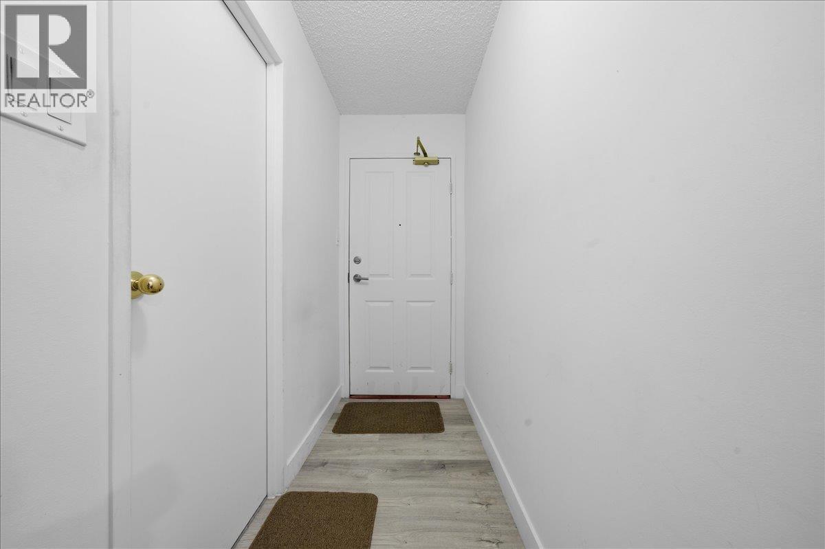 1301 2004 Fullerton Avenue, North Vancouver, British Columbia  V7P 3G8 - Photo 3 - R3088279