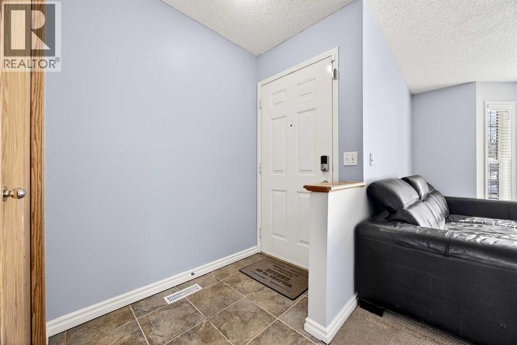 10884 Hidden Valley Drive Nw, Calgary, Alberta  T3A 5H2 - Photo 2 - A2290313