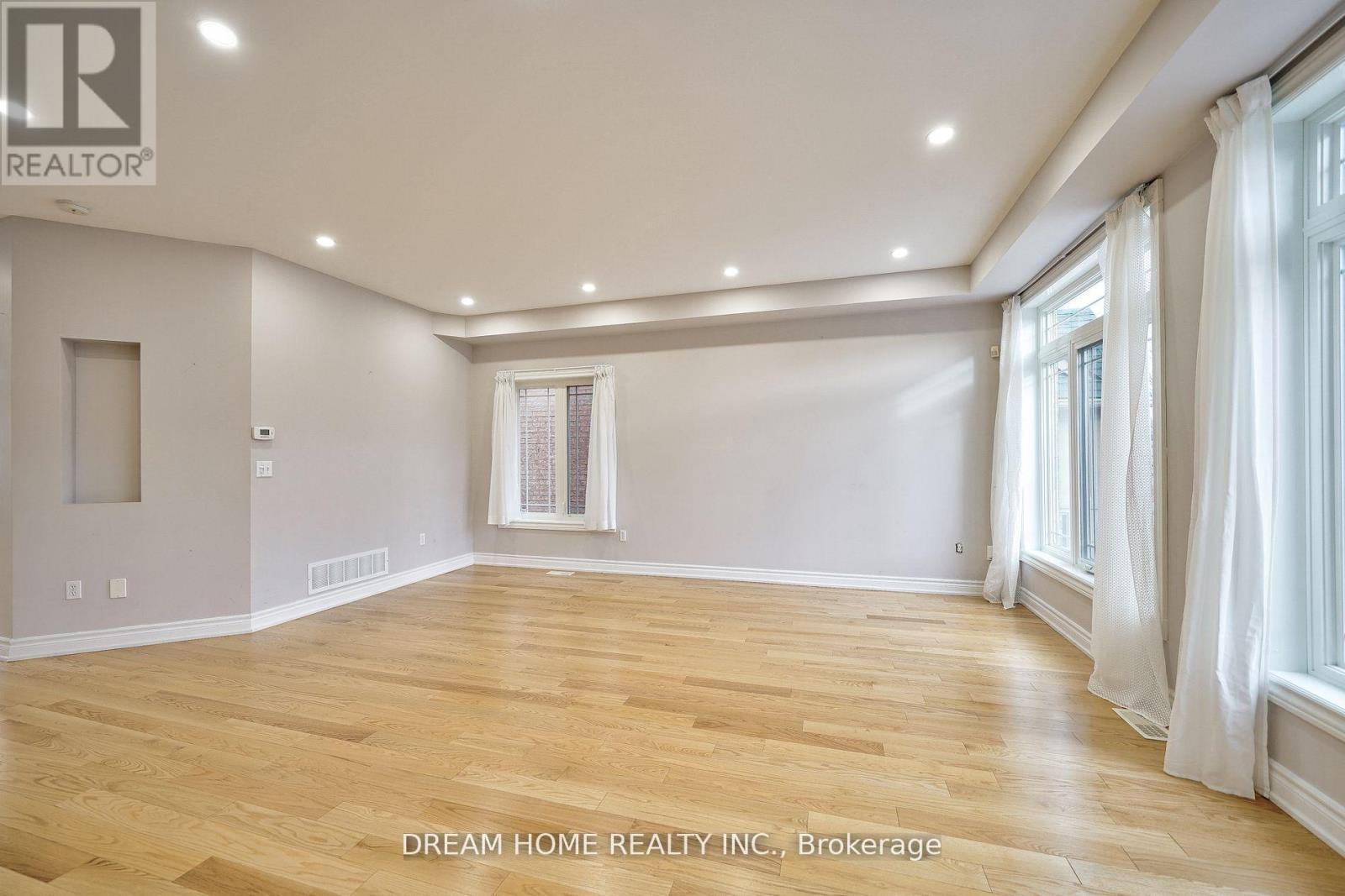 290 Harbord Street, Markham, Ontario  L6C 2E4 - Photo 2 - N12883918