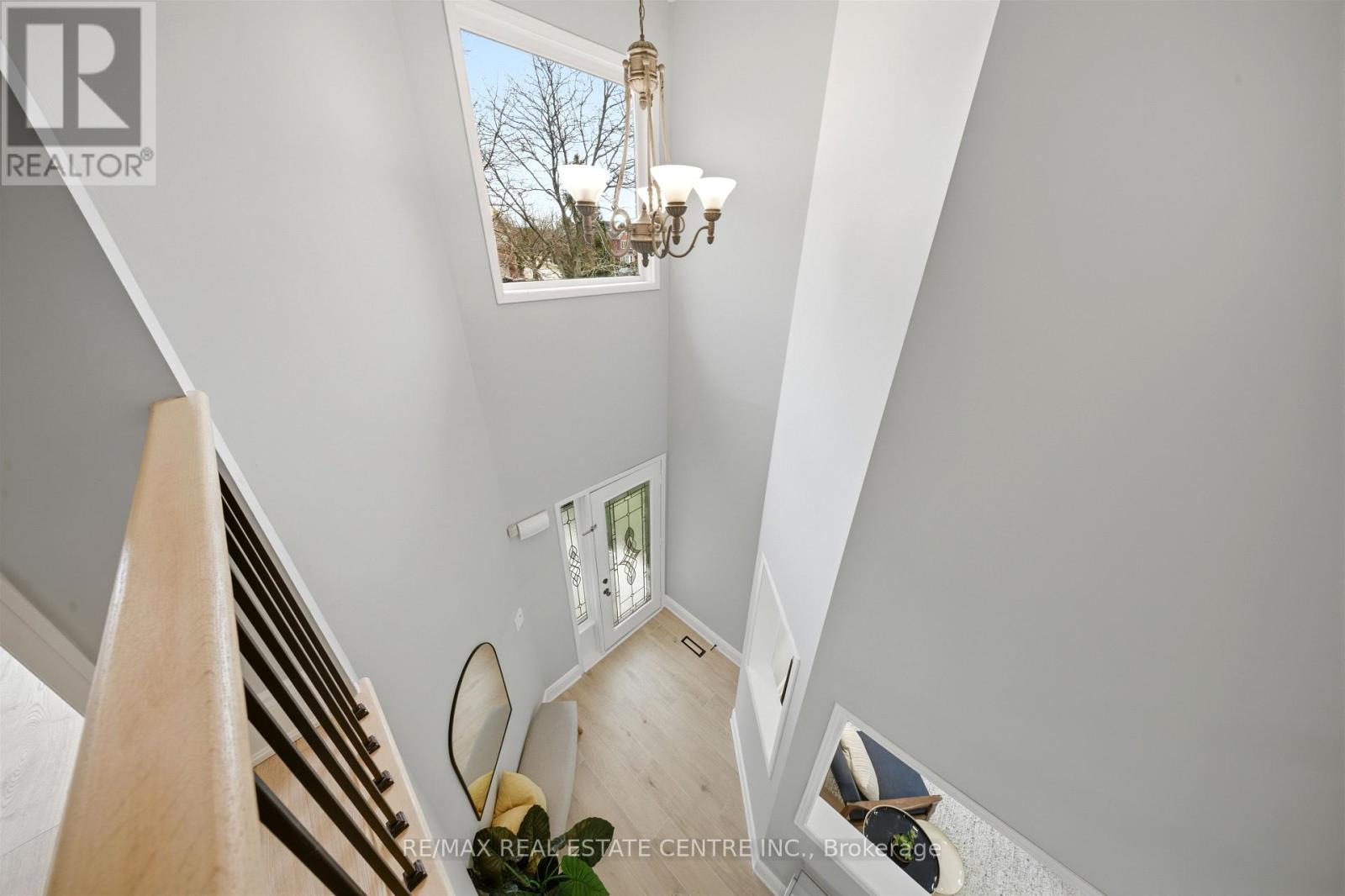 2216 Vista Oak Road, Oakville, Ontario  L6M 3L7 - Photo 25 - W12876788