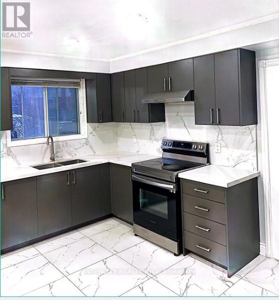 308 Centre Street N, Brampton, Ontario  L6V 2R4 - Photo 5 - W12830176