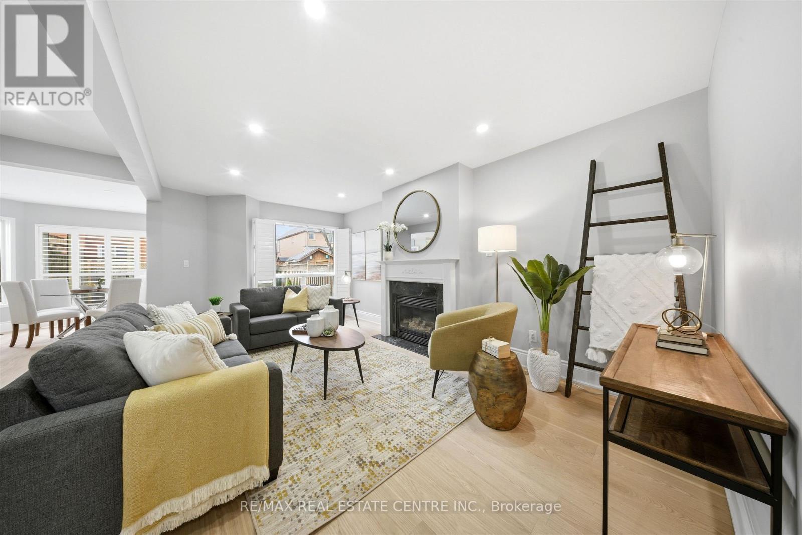 2216 Vista Oak Road, Oakville, Ontario  L6M 3L7 - Photo 6 - W12876788