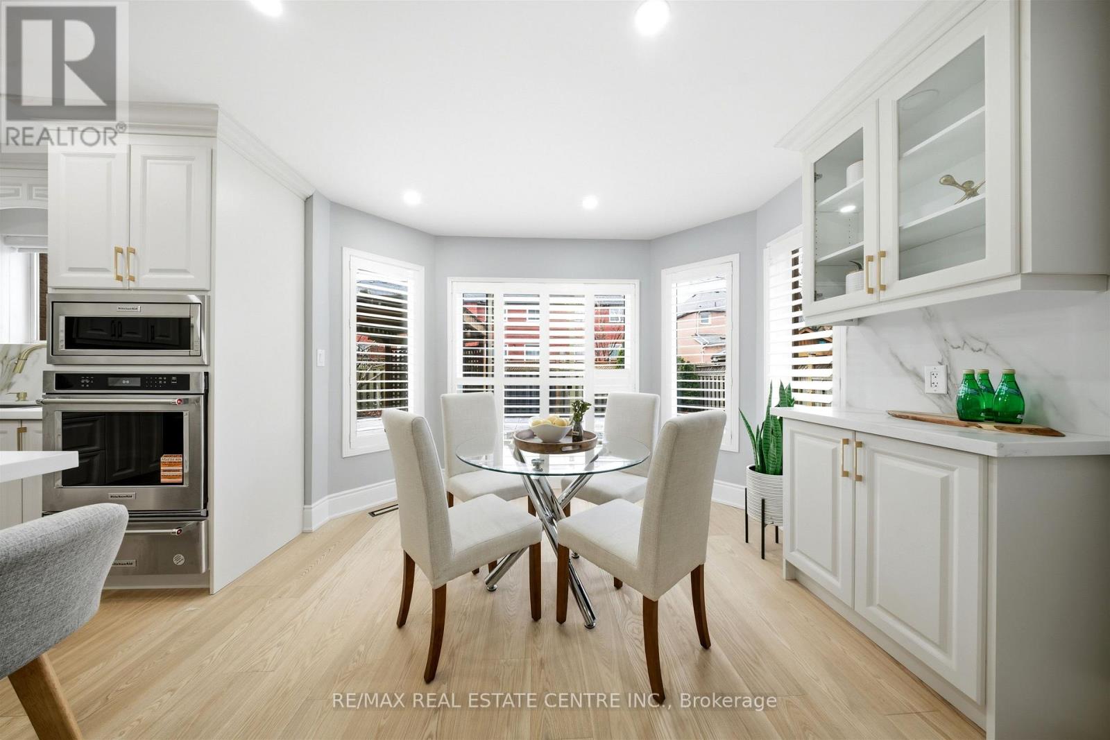 2216 Vista Oak Road, Oakville, Ontario  L6M 3L7 - Photo 10 - W12876788