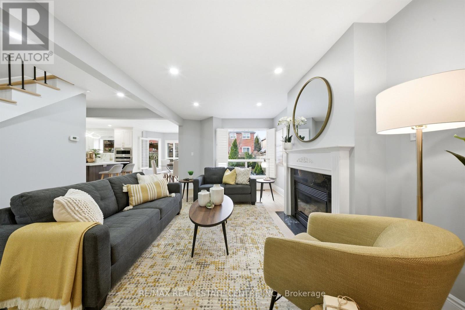 2216 Vista Oak Road, Oakville, Ontario  L6M 3L7 - Photo 7 - W12876788