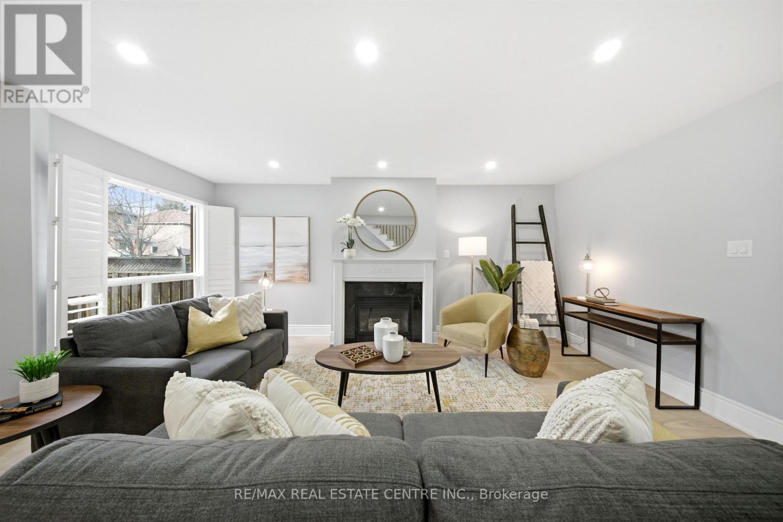 2216 Vista Oak Road, Oakville, Ontario  L6M 3L7 - Photo 8 - W12876788