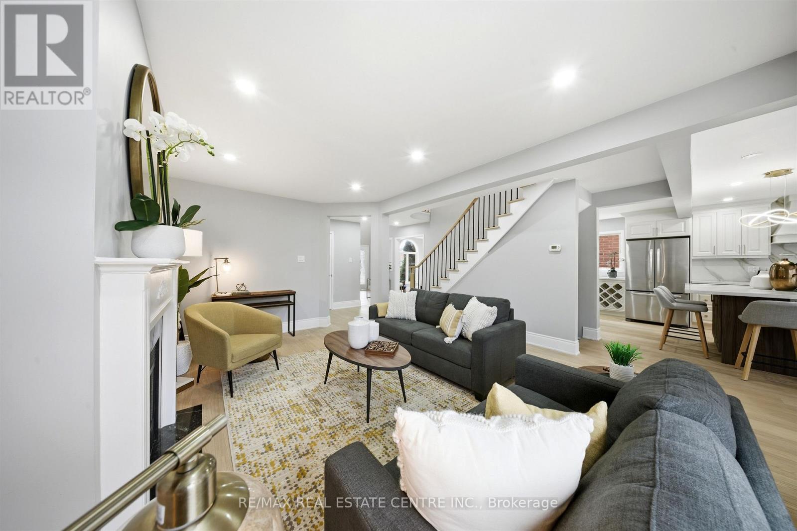 2216 Vista Oak Road, Oakville, Ontario  L6M 3L7 - Photo 9 - W12876788