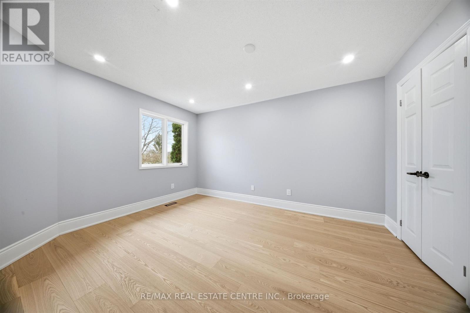 2216 Vista Oak Road, Oakville, Ontario  L6M 3L7 - Photo 38 - W12876788