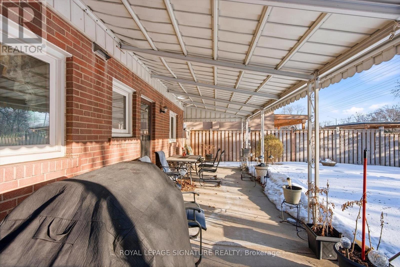 1389 Tyneburn Crescent, Mississauga, Ontario  L4X 1P6 - Photo 15 - W12883912