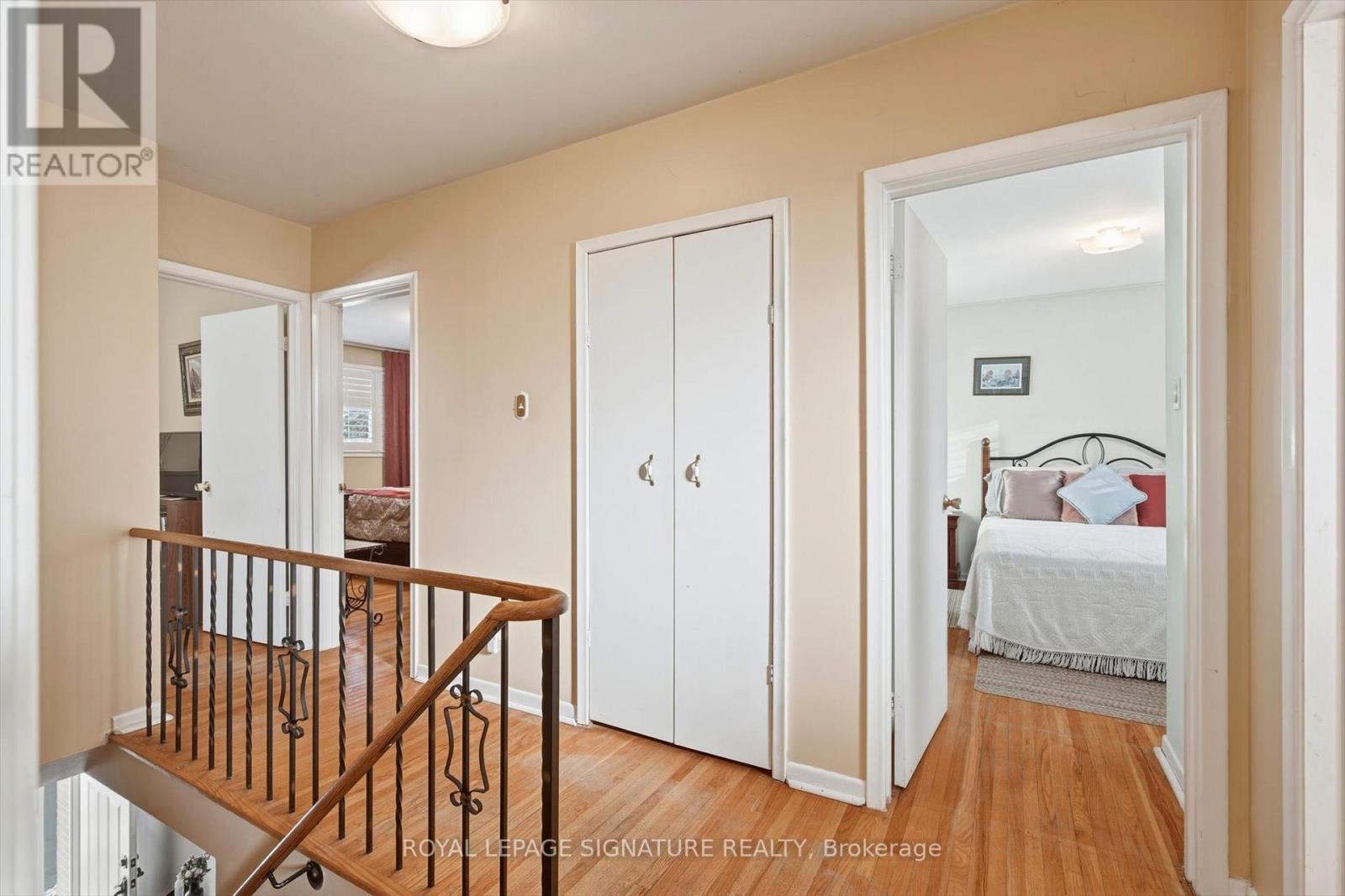 1389 Tyneburn Crescent, Mississauga, Ontario  L4X 1P6 - Photo 16 - W12883912