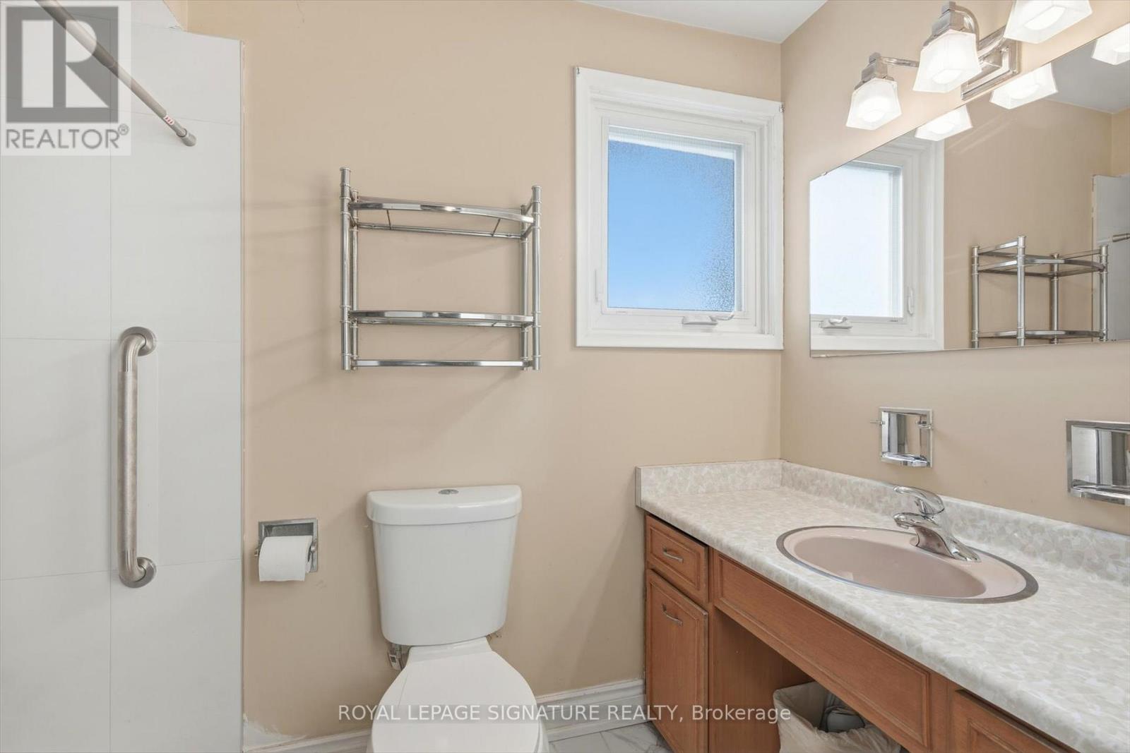 1389 Tyneburn Crescent, Mississauga, Ontario  L4X 1P6 - Photo 19 - W12883912