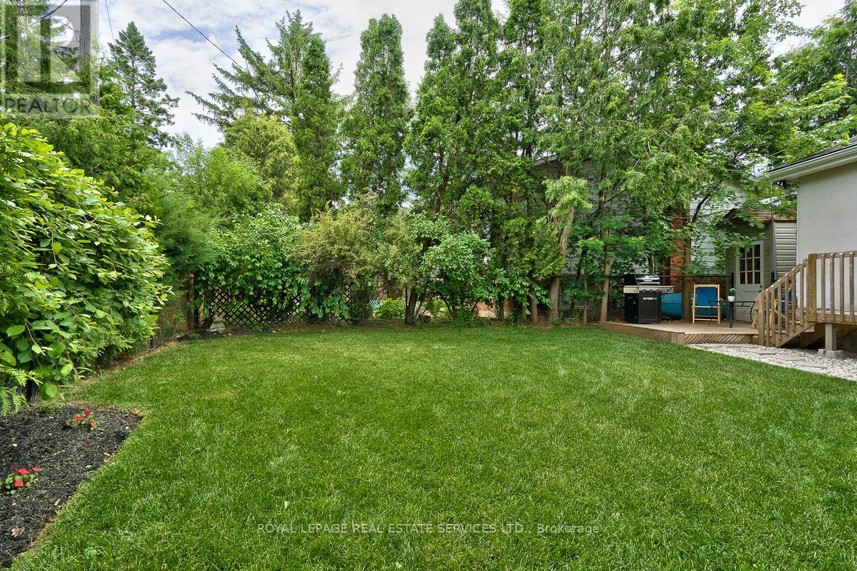 3423 Lakeshore Road, Burlington, Ontario  L7N 1B5 - Photo 10 - W12883920