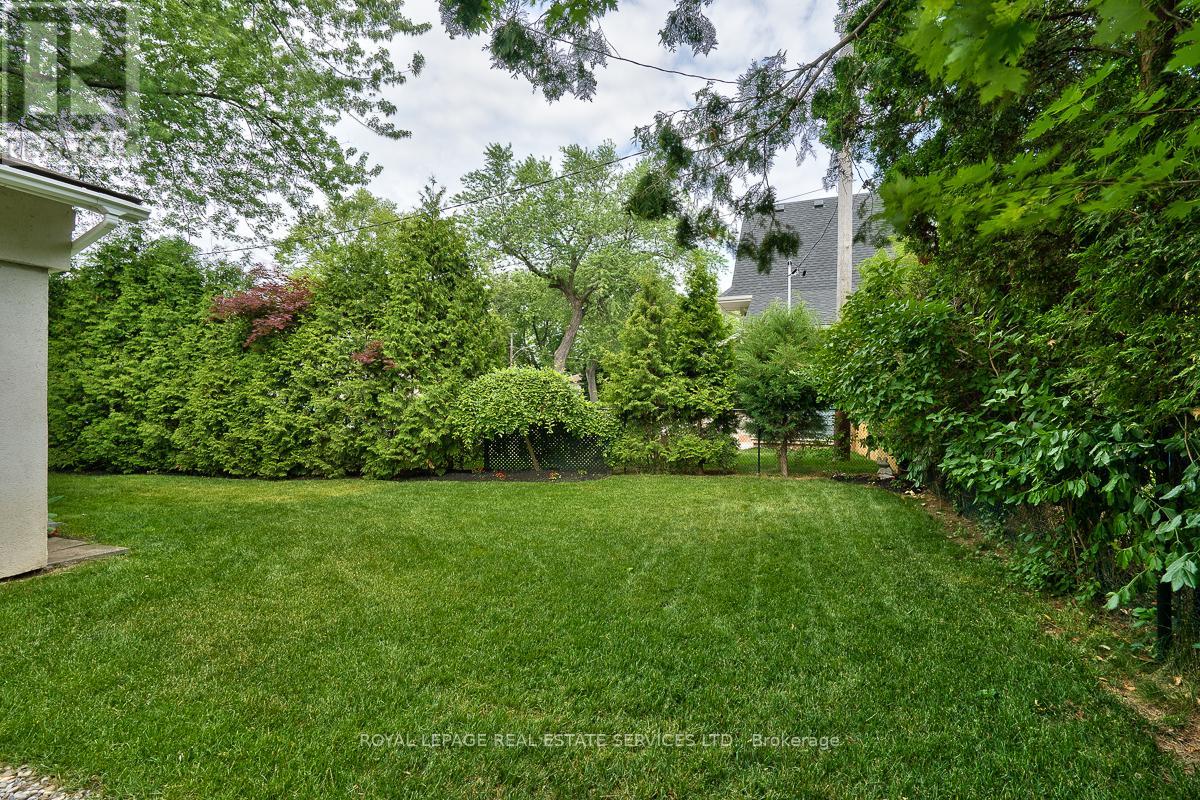 3423 Lakeshore Road, Burlington, Ontario  L7N 1B5 - Photo 11 - W12883920