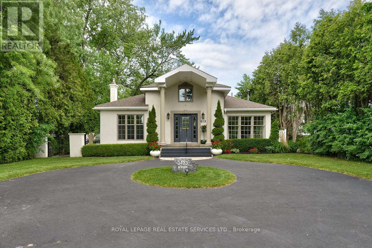 3423 Lakeshore Road, Burlington, Ontario  L7N 1B5 - Photo 2 - W12883920
