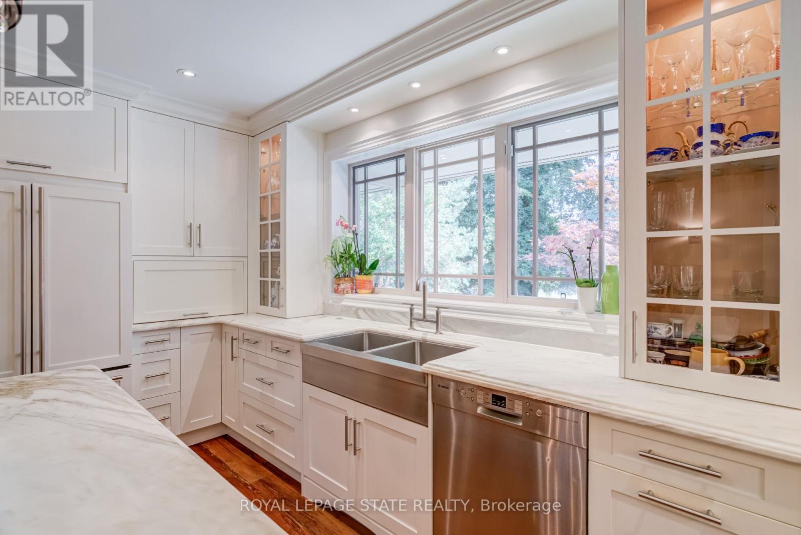 2047 Ardleigh Road, Oakville, Ontario  L6J 1V6 - Photo 11 - W12883928