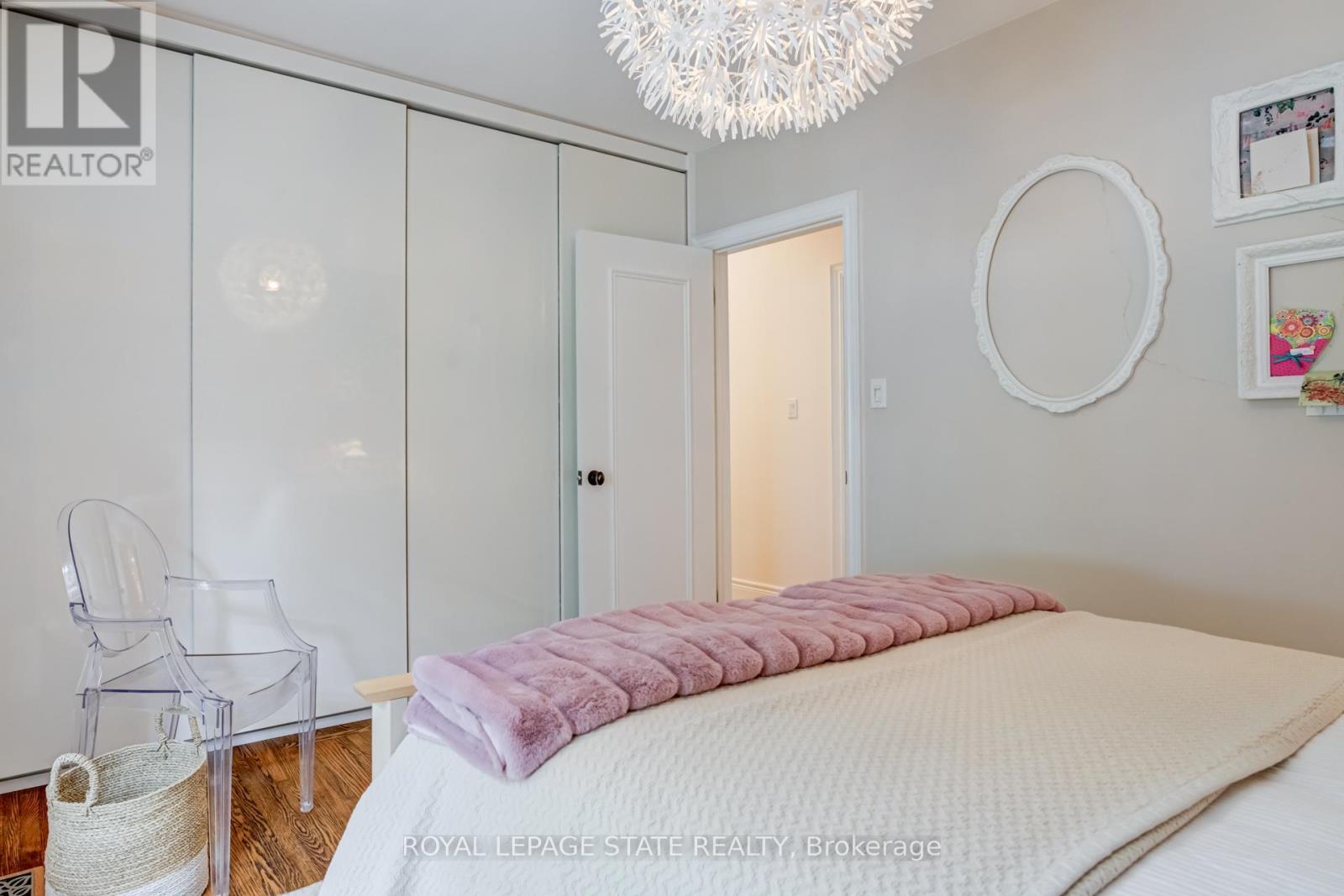 2047 Ardleigh Road, Oakville, Ontario  L6J 1V6 - Photo 18 - W12883928