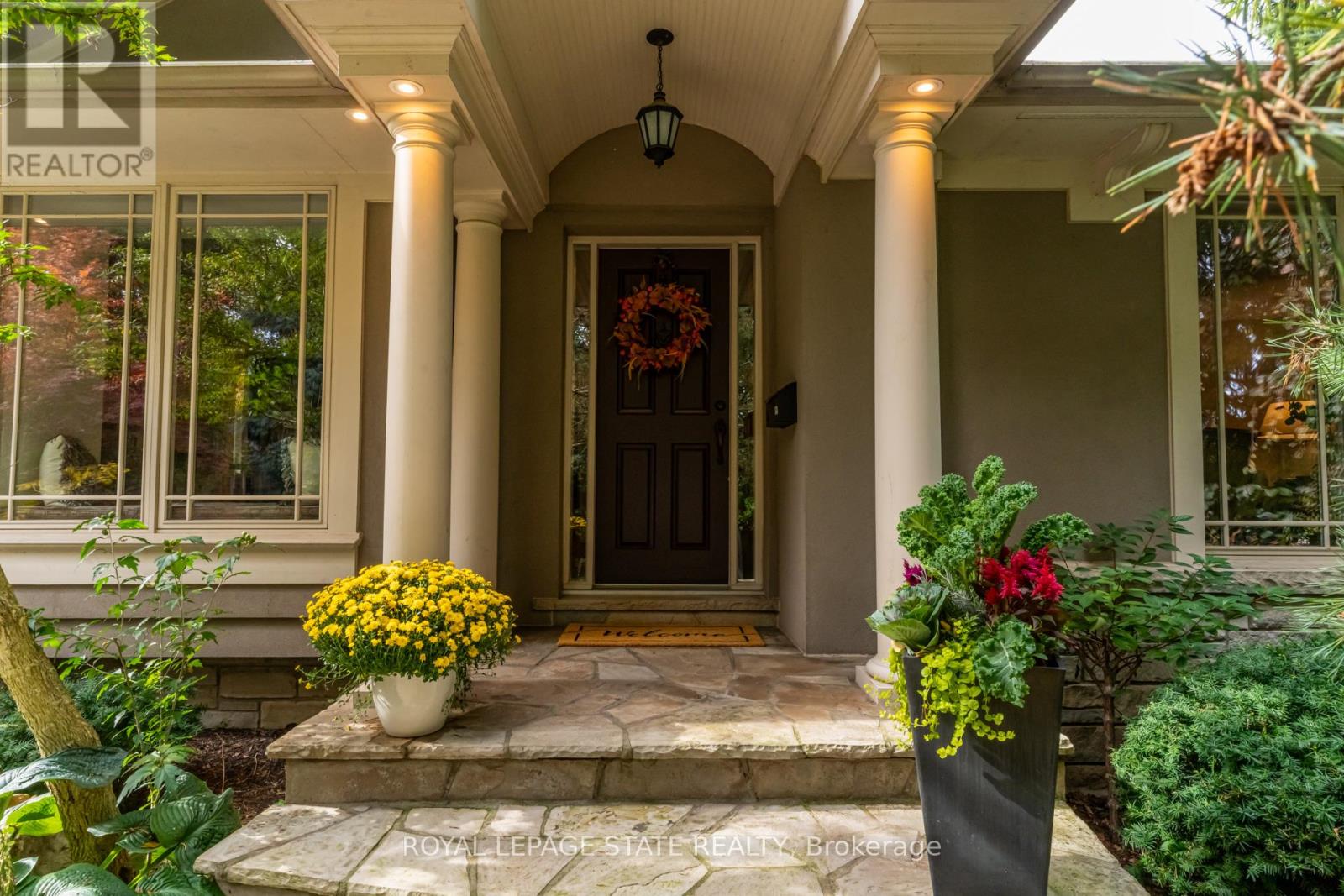 2047 Ardleigh Road, Oakville, Ontario  L6J 1V6 - Photo 4 - W12883928