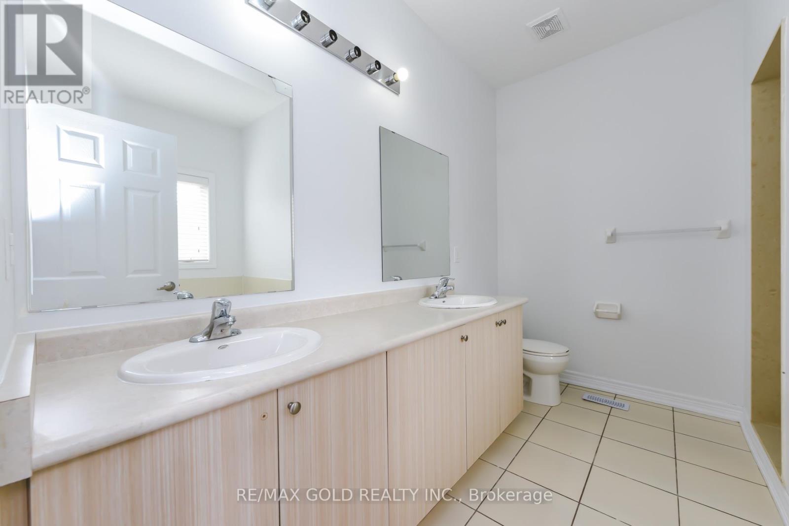 59 Vezna Crescent, Brampton, Ontario  L6X 5K4 - Photo 35 - W12883940