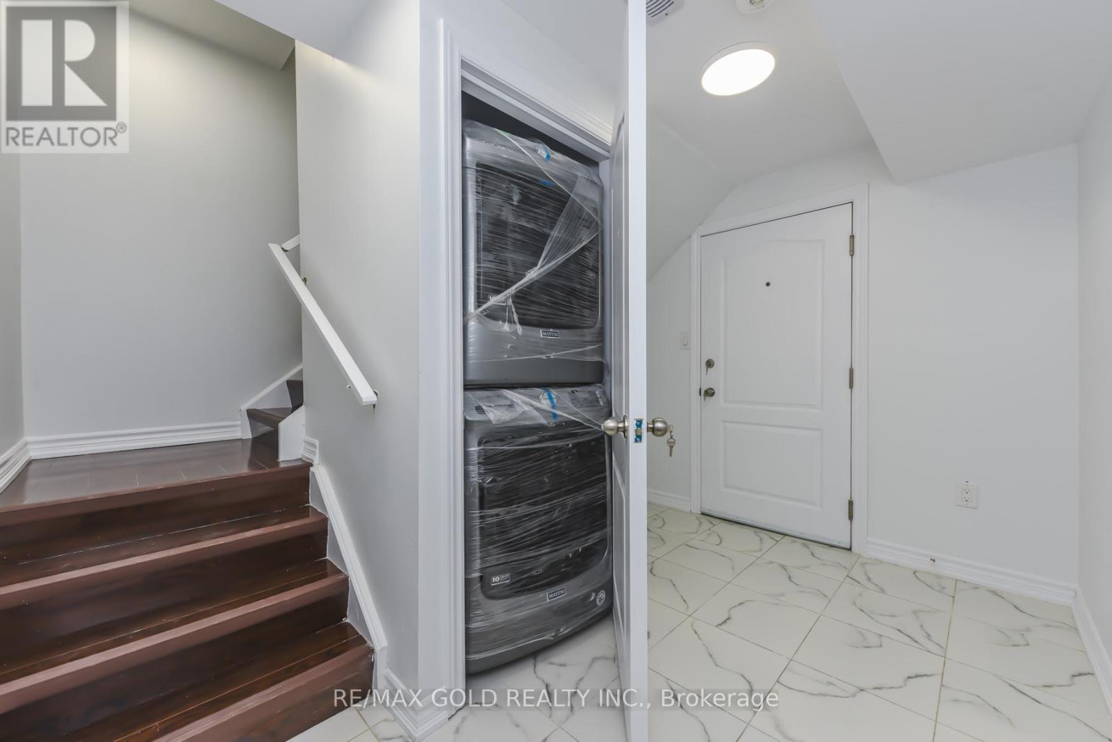 59 Vezna Crescent, Brampton, Ontario  L6X 5K4 - Photo 37 - W12883940