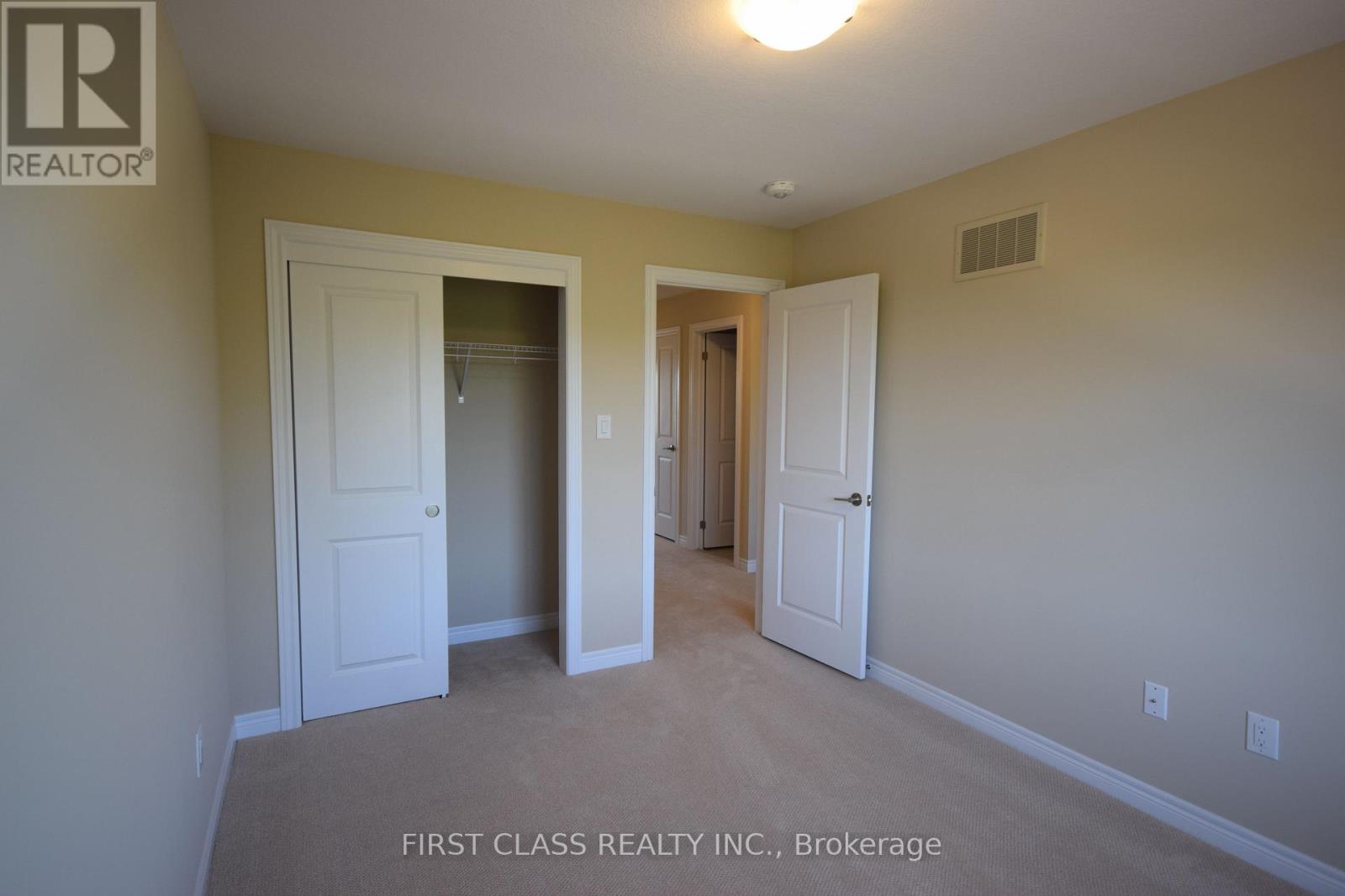 3273 Mockingbird Common Court, Oakville, Ontario  L6H 0W9 - Photo 15 - W12883944