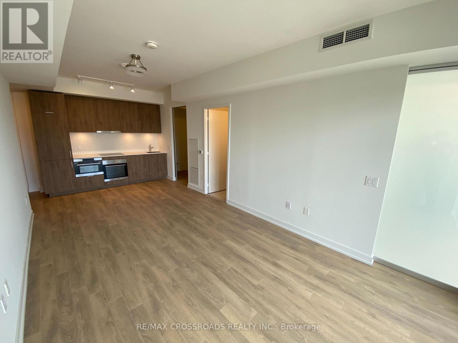 1811 - 158 Front Street, Toronto, Ontario  M5A 0K9 - Photo 5 - C12876754