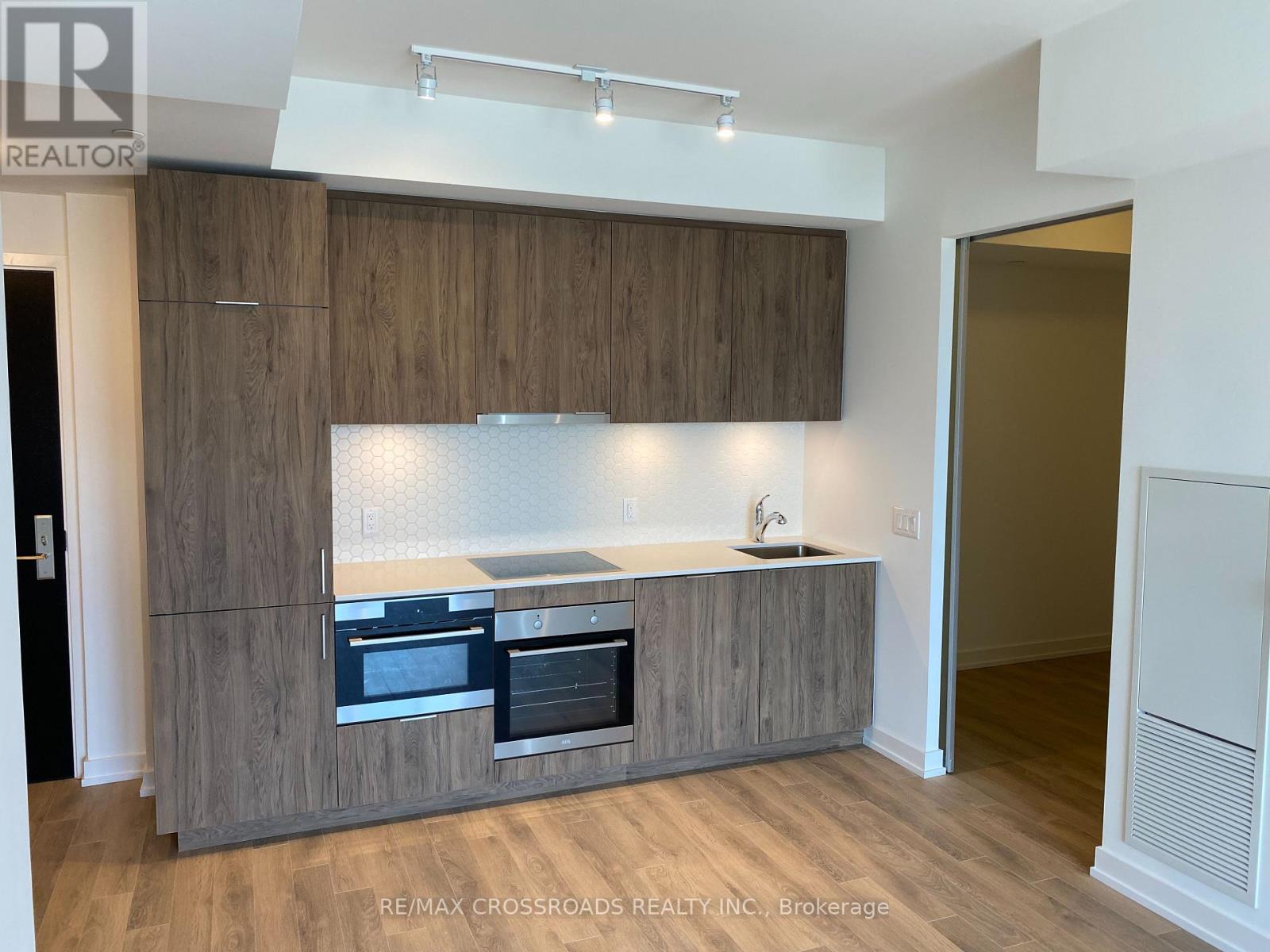 1811 - 158 Front Street, Toronto, Ontario  M5A 0K9 - Photo 3 - C12876754