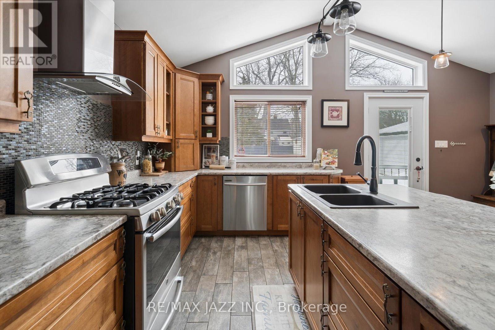 566 Masson Street, Oshawa, Ontario  L1G 5A3 - Photo 17 - E12883974