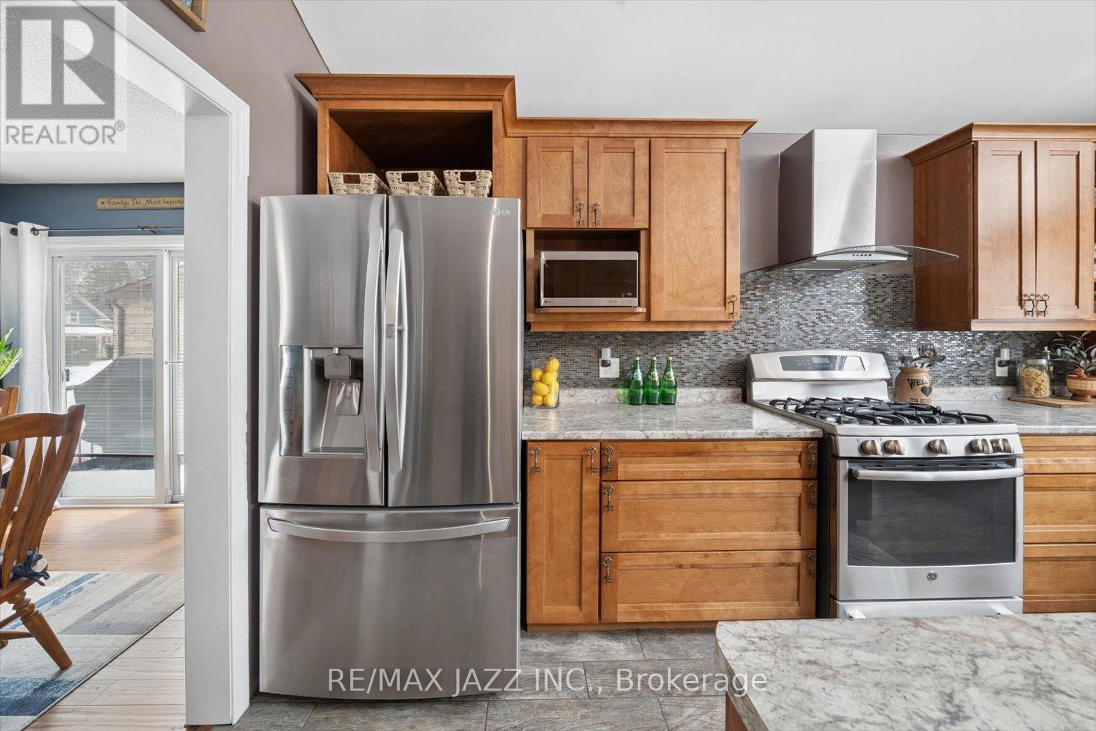 566 Masson Street, Oshawa, Ontario  L1G 5A3 - Photo 18 - E12883974