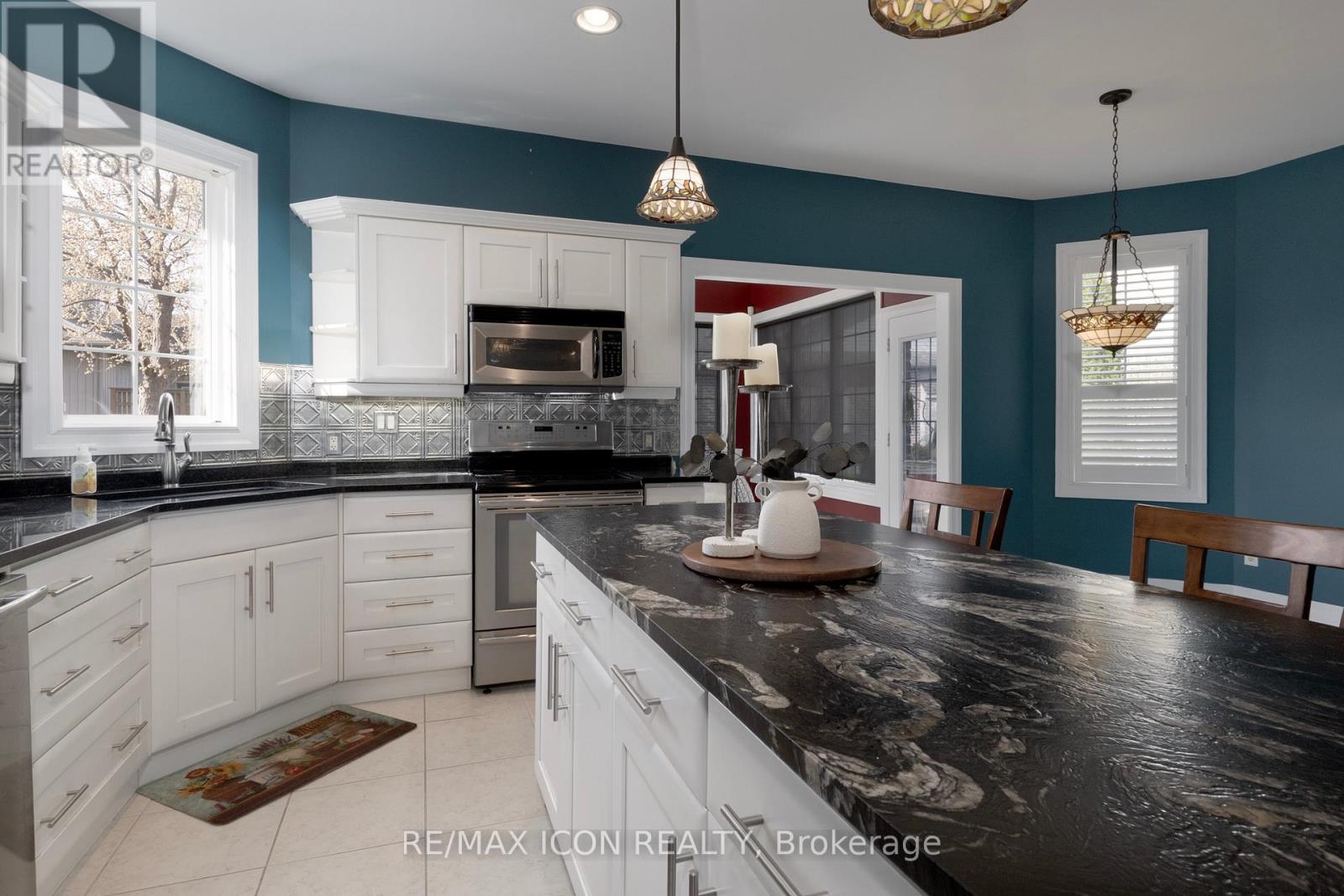 6756 St Andrews Circle, Plympton-Wyoming, Ontario  N0N 1E0 - Photo 14 - X12883996