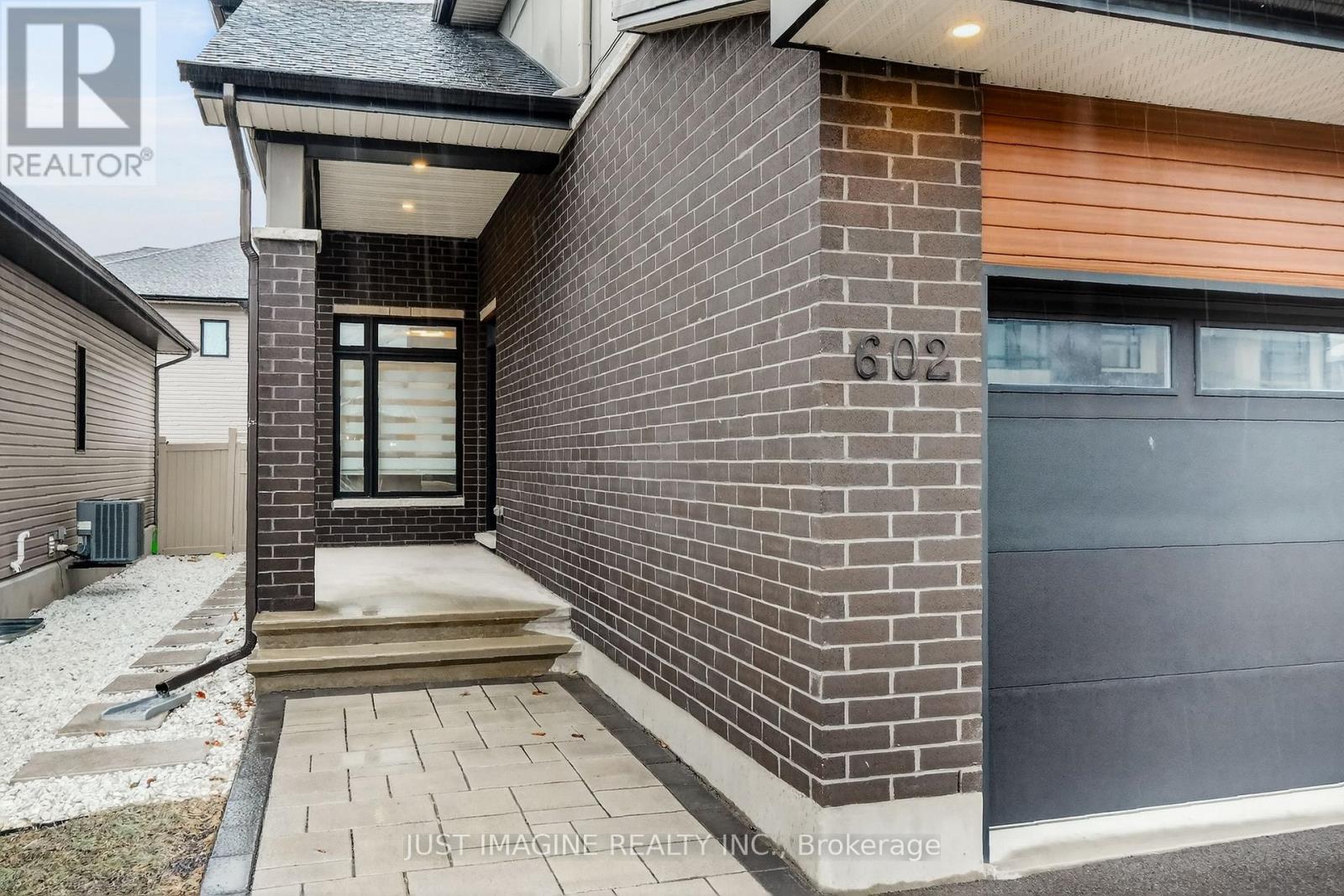 602 Triangle Street, Ottawa, Ontario  K2V 0L8 - Photo 3 - X12884004