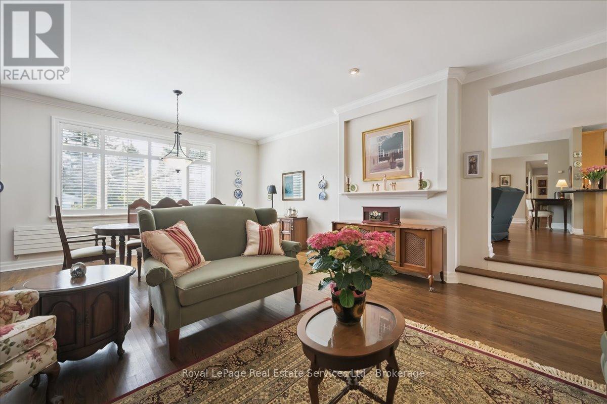 281 Pinehurst Drive, Oakville, Ontario  L6J 4X2 - Photo 21 - W12883950