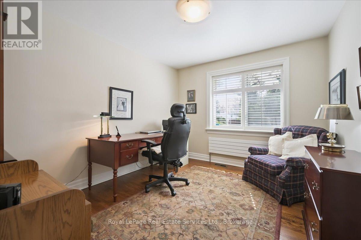 281 Pinehurst Drive, Oakville, Ontario  L6J 4X2 - Photo 25 - W12883950