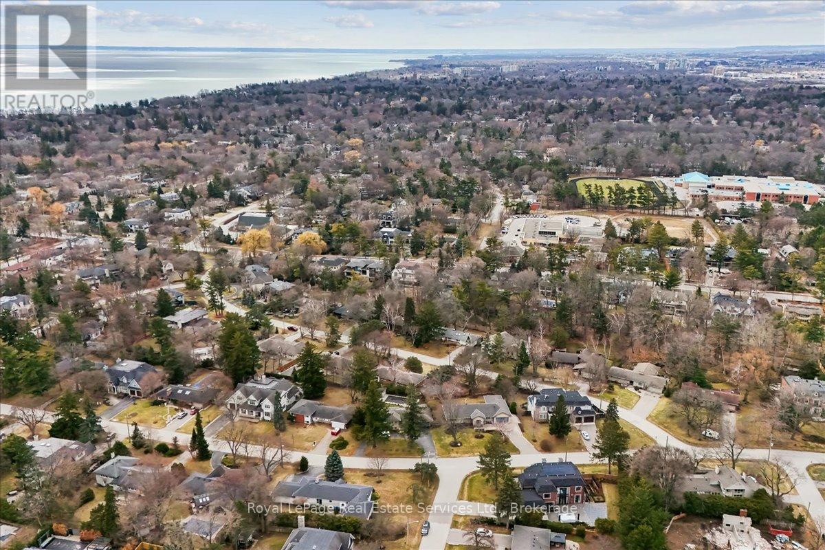 281 Pinehurst Drive, Oakville, Ontario  L6J 4X2 - Photo 48 - W12883950