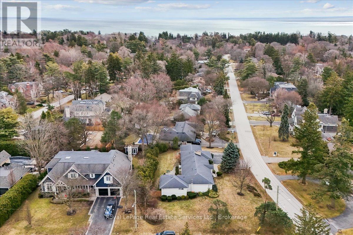 281 Pinehurst Drive, Oakville, Ontario  L6J 4X2 - Photo 49 - W12883950