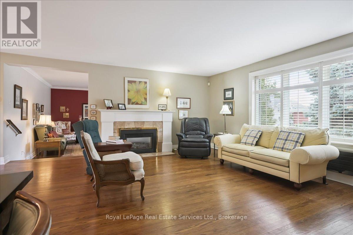 281 Pinehurst Drive, Oakville, Ontario  L6J 4X2 - Photo 6 - W12883950