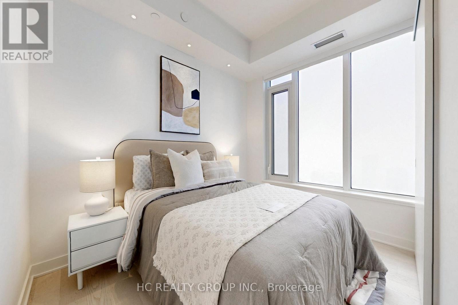 3902 - 11 Yorkville Avenue, Toronto, Ontario  M4W 0B7 - Photo 12 - C12883954