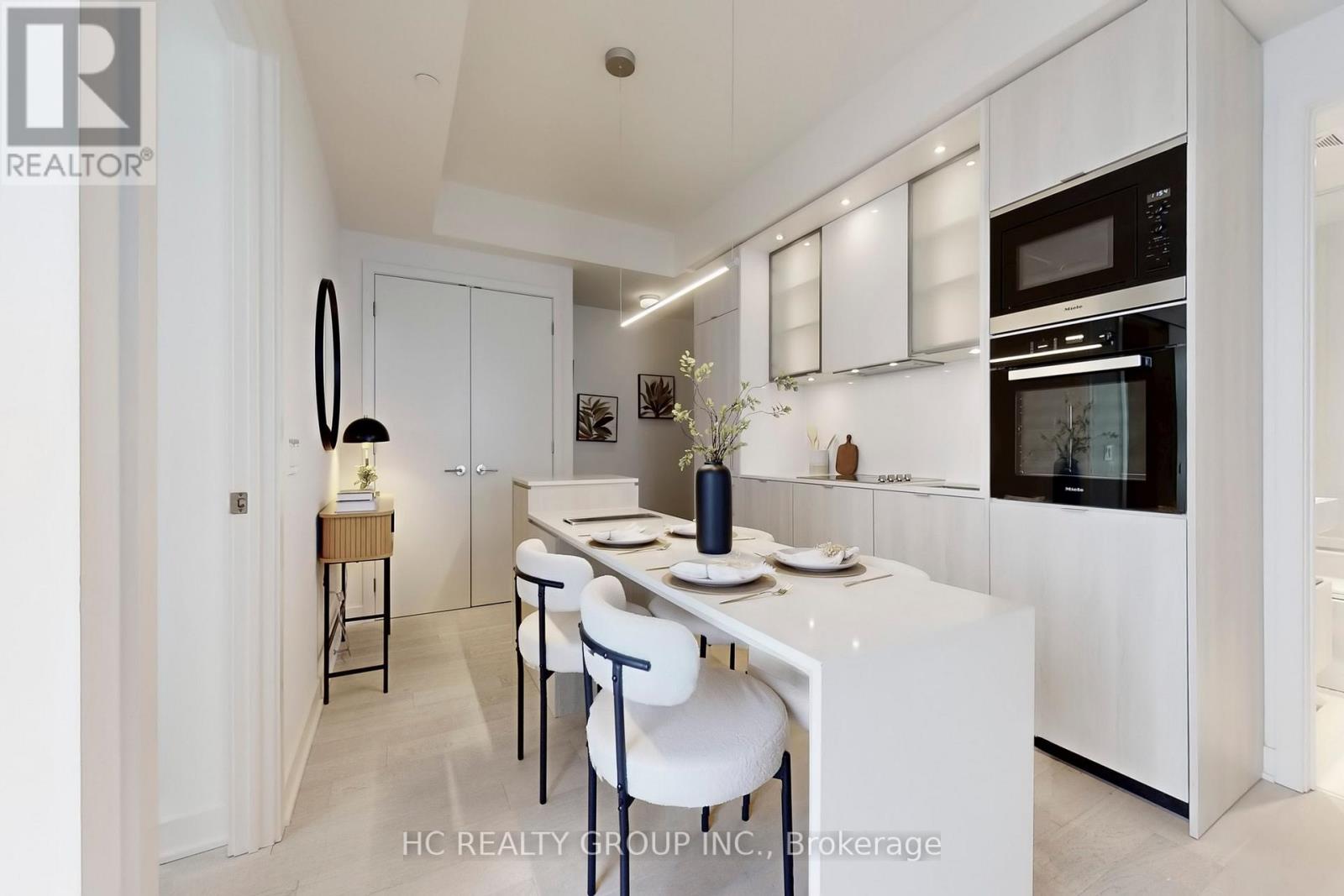 3902 - 11 Yorkville Avenue, Toronto, Ontario  M4W 0B7 - Photo 5 - C12883954