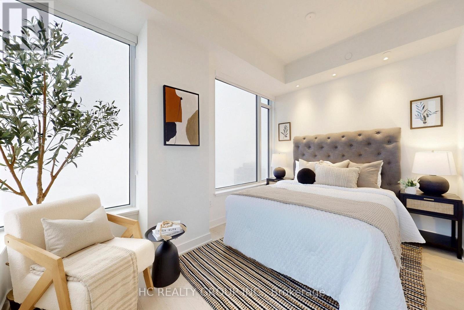 3902 - 11 Yorkville Avenue, Toronto, Ontario  M4W 0B7 - Photo 8 - C12883954