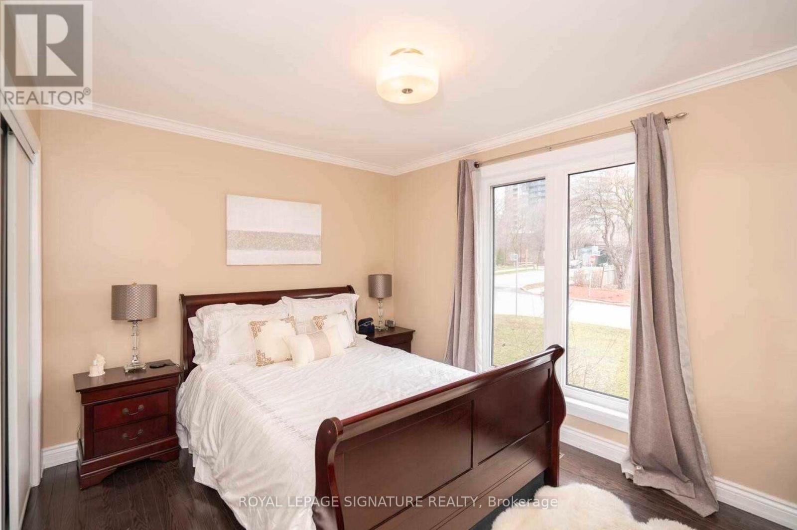 2 Groveland Crescent, Toronto, Ontario  M3A 3C5 - Photo 13 - C12884016