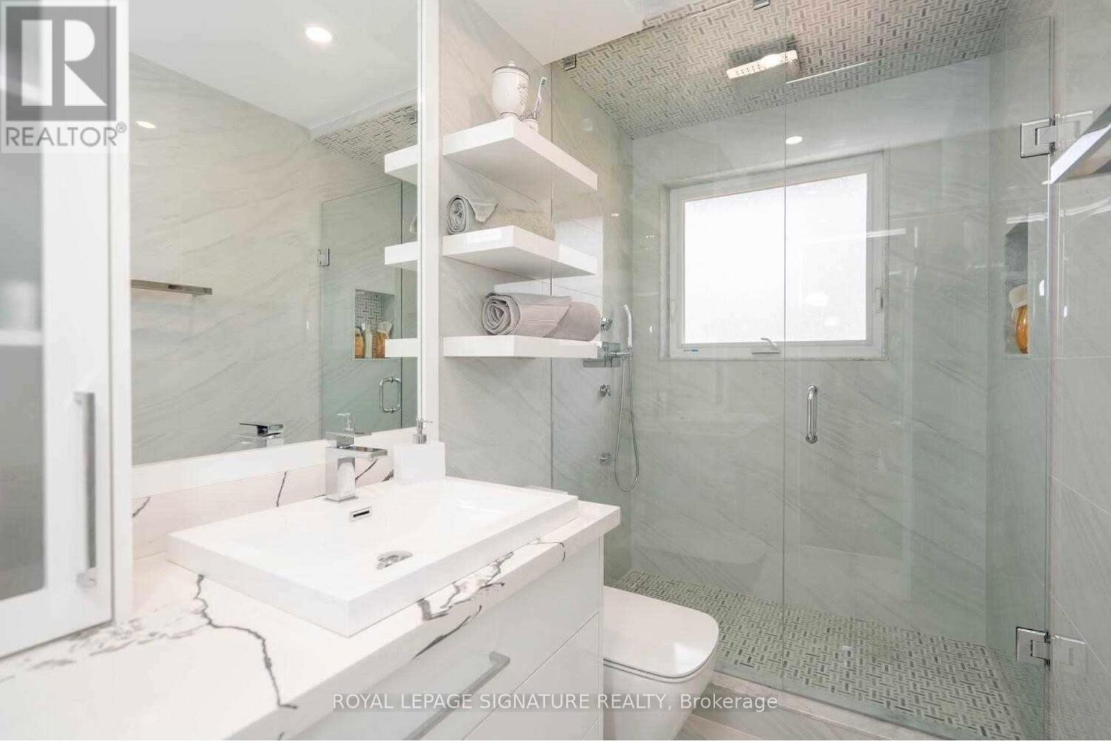 2 Groveland Crescent, Toronto, Ontario  M3A 3C5 - Photo 14 - C12884016