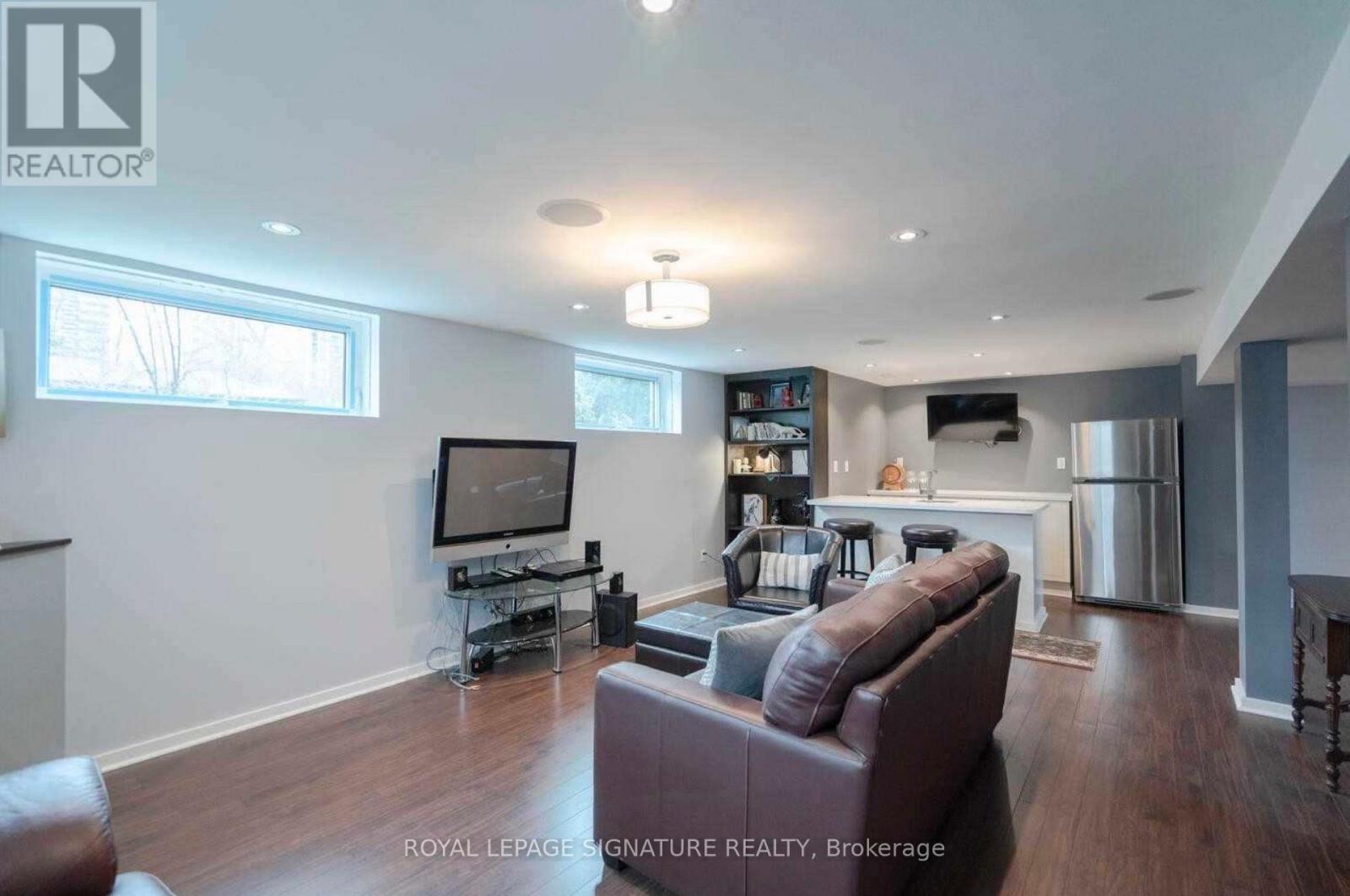 2 Groveland Crescent, Toronto, Ontario  M3A 3C5 - Photo 17 - C12884016