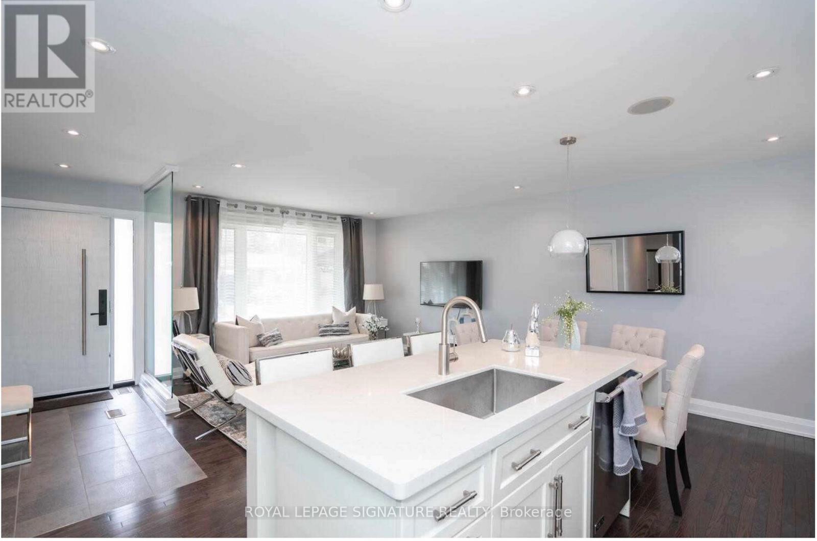 2 Groveland Crescent, Toronto, Ontario  M3A 3C5 - Photo 6 - C12884016