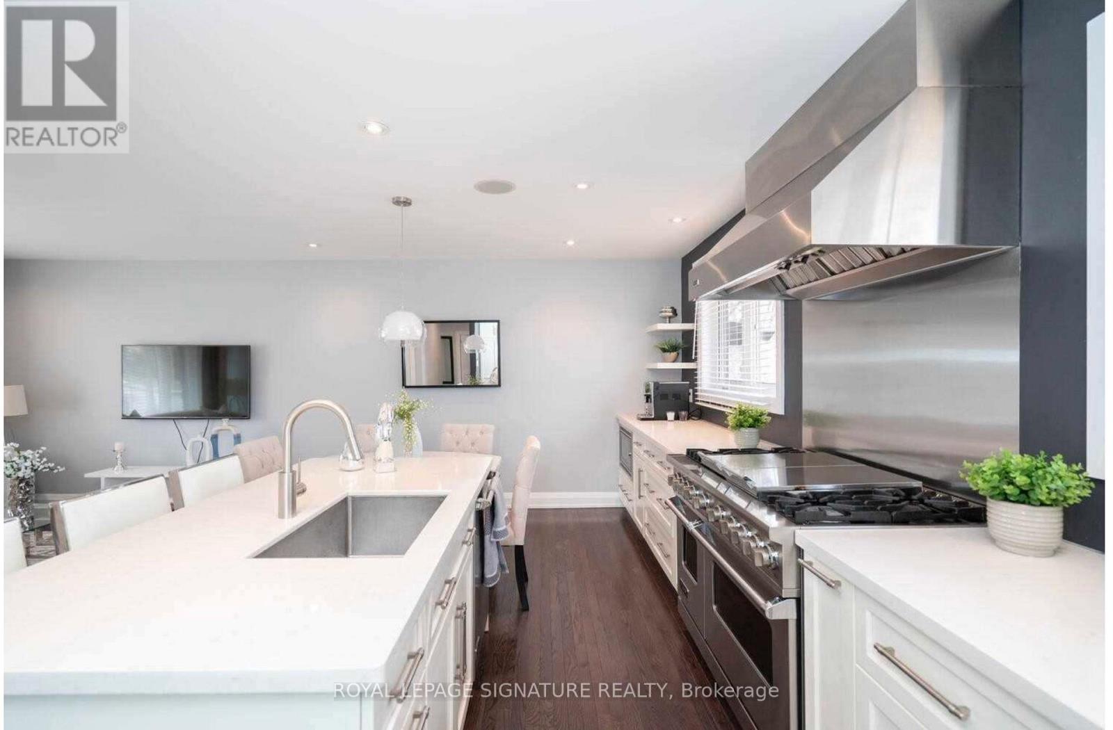 2 Groveland Crescent, Toronto, Ontario  M3A 3C5 - Photo 7 - C12884016